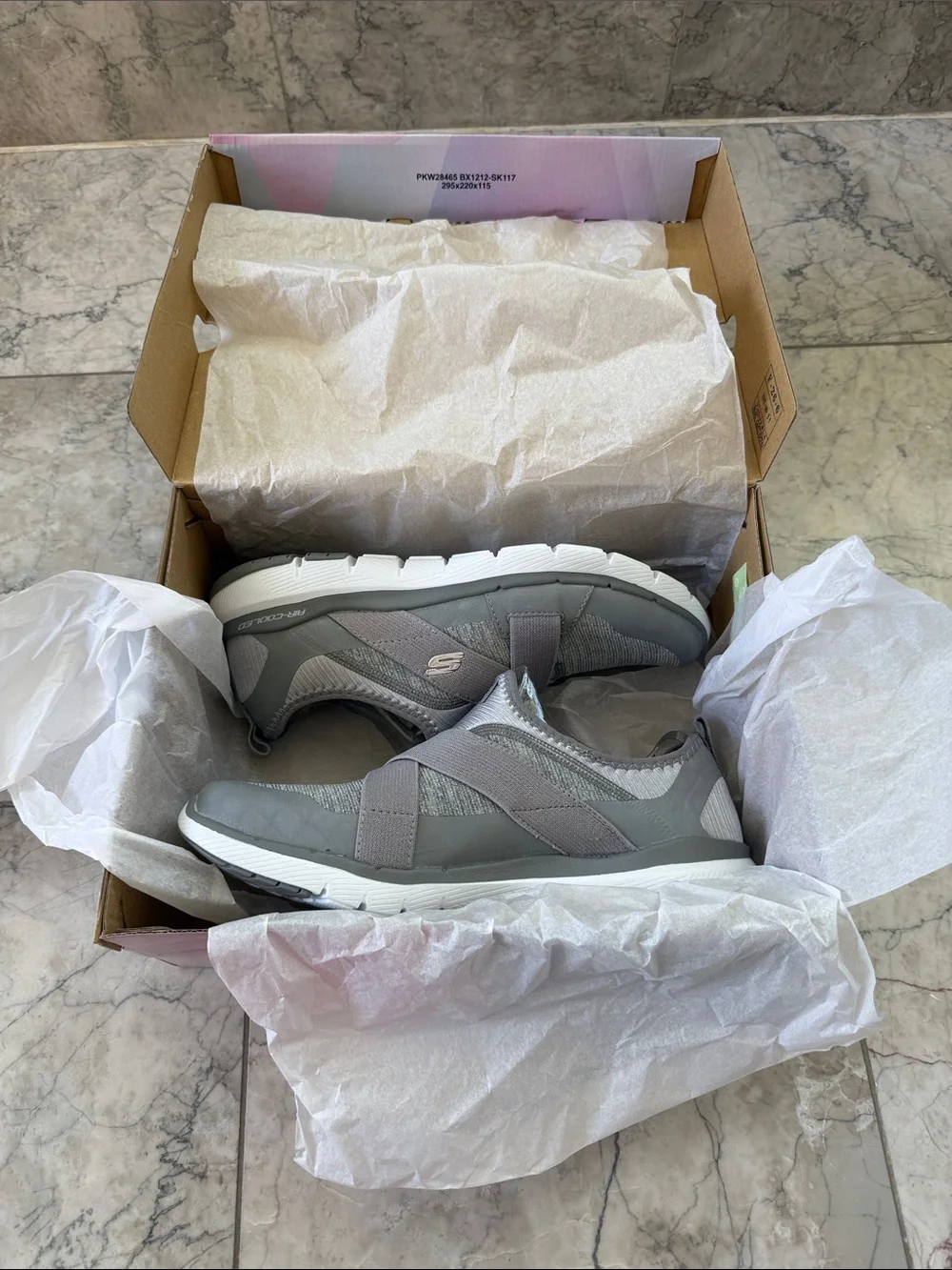 Skechers Finest Hour Flex Appeal 3.0 Slip-On Sneakers NIB Lt Grey Size 9